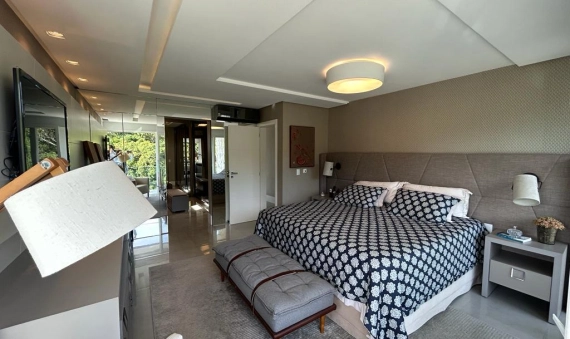 CASA - CONDOMÍNIO FECHADO