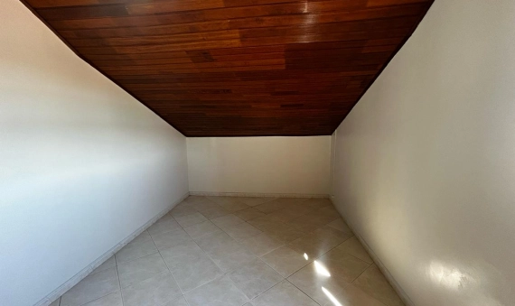 CASA COM EDÍCULA, MOBILIADA, ZONA NORTE-BALNEÁRIO RINCÃO