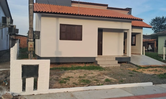 CASA, BAIRRO VERDINHO - CRICIÚMA