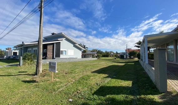 TERRENO NO CONDOMÍNIO VILLA SUIÇA, LAGOA DOS ESTEVES, BALNEÁRIO RINCÃO