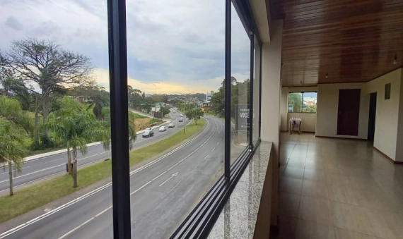 PRÉDIO COMERCIAL - PINHEIRINHO - CRICIÚMA