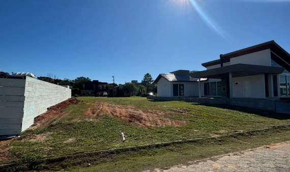 TERRENO NO CONDOMINIO VILA SUÍÇA - LAGOA DOS ESTEVES, BALNEÁRIO RINCÃO
