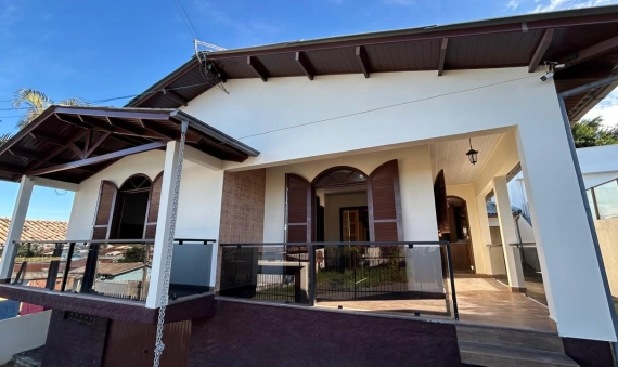 CASA COM EDÍCULA - MOBILIADA -  PRESIDENTE VARGAS - IÇARA - SC