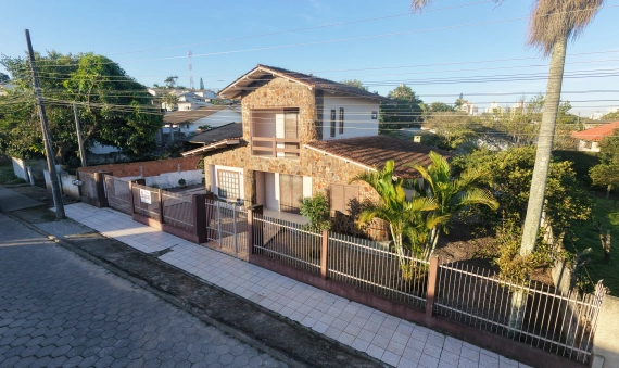 CASA - CENTRO - IÇARA