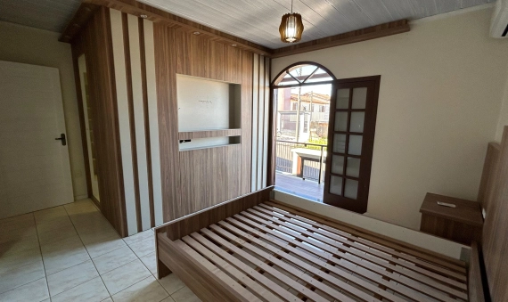 CASA COM EDÍCULA - MOBILIADA -  PRESIDENTE VARGAS - IÇARA - SC