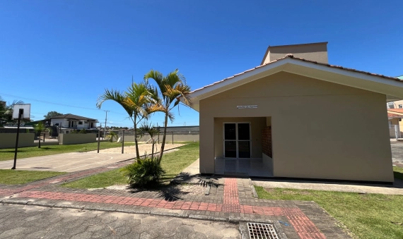 CASA - COND. SANTA LUZIA - CRICIUMA