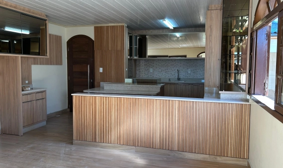 CASA COM EDÍCULA - MOBILIADA -  PRESIDENTE VARGAS - IÇARA - SC