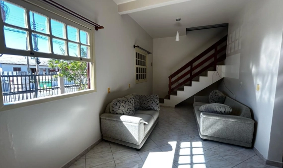 CASA COM EDÍCULA, MOBILIADA, ZONA NORTE-BALNEÁRIO RINCÃO