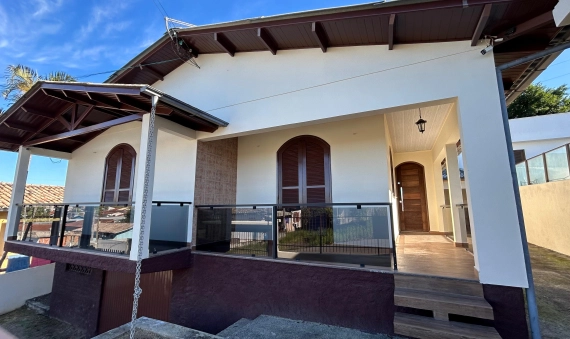 CASA COM EDÍCULA - MOBILIADA -  PRESIDENTE VARGAS - IÇARA - SC