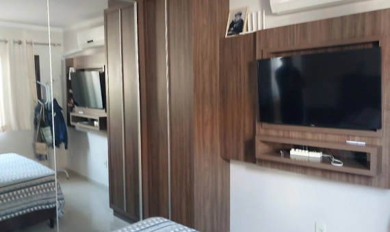 CASA COM EDÍCULA - DEMBOSKI, IÇARA