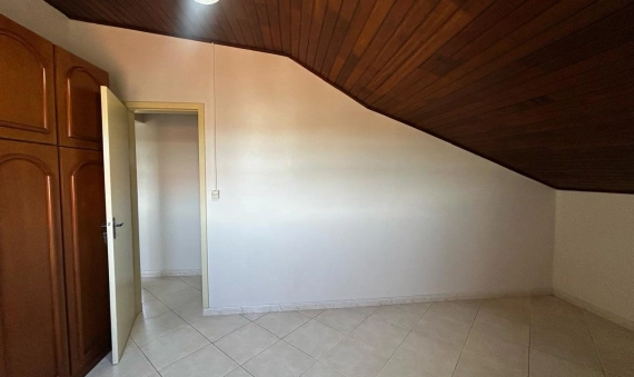 CASA COM EDÍCULA, MOBILIADA, ZONA NORTE-BALNEÁRIO RINCÃO