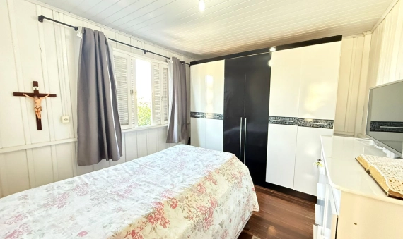 CASA COM EDÍCULA - JARDIM ELIZABETE - IÇARA/SC