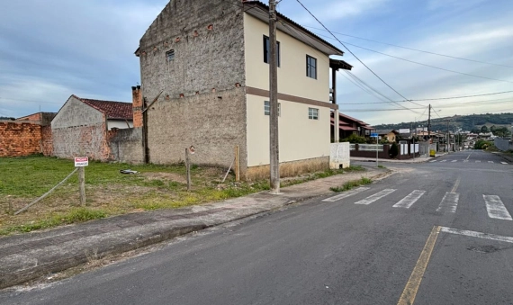 TERRRENO - SIDERÓPOLIS - RIO FIORITA 