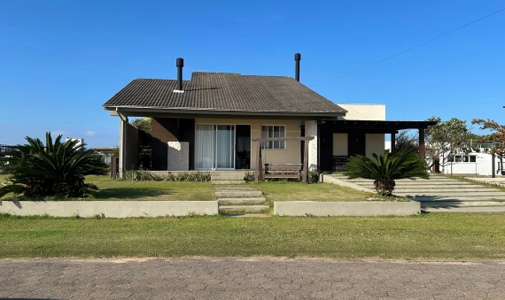 CASA - CONDOMÍNIO VILA SUIÇA - BALNEARIO RINCÃO