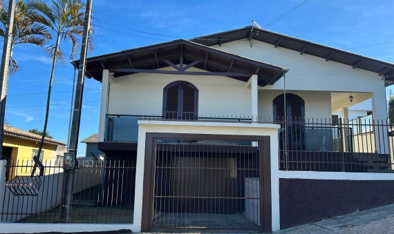 CASA COM EDÍCULA - MOBILIADA -  PRESIDENTE VARGAS - IÇARA - SC