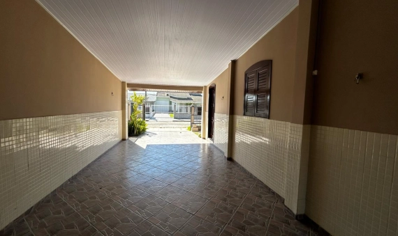 CASA COM EDÍCULA, MOBILIADA, ZONA NORTE-BALNEÁRIO RINCÃO