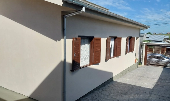 CASA COM EDÍCULA - DEMBOSKI, IÇARA