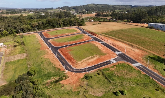 TERRENOS, LOT. VILLA DI SOIS - PRIMEIRA LINHA, CRICIÚMA