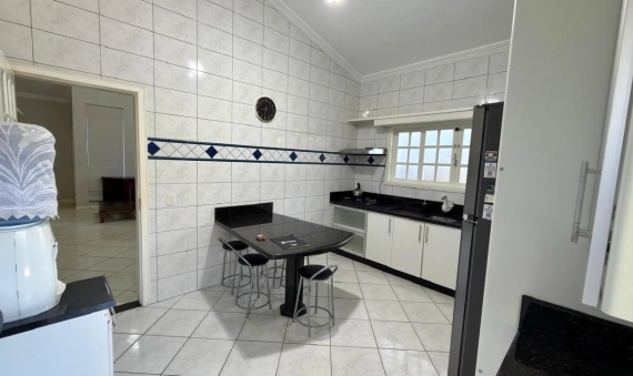 CASA - UNIVERSITARIO 