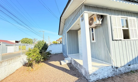 CASA COM EDÍCULA - JARDIM ELIZABETE - IÇARA/SC