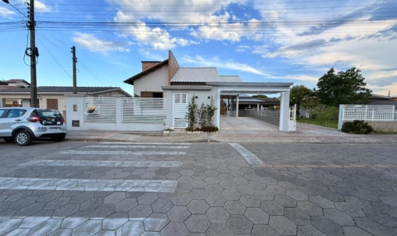 CASA - PEDREIRAS, BALNEÁRIO RINCÃO