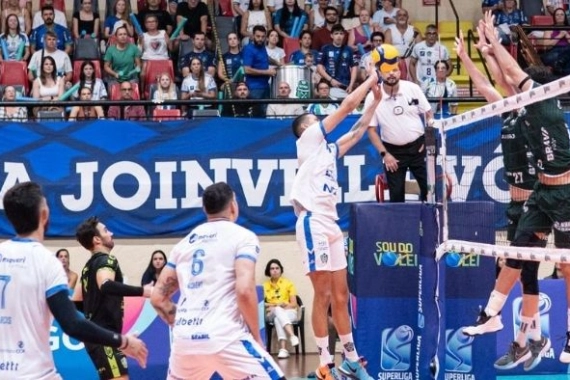 Joinville V&ocirc;lei vence Goi&aacute;s e fica mais perto de garantir perman&ecirc;ncia na Superliga
