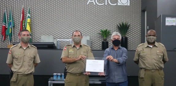 Acic homenageia tenente-coronel Dimitri