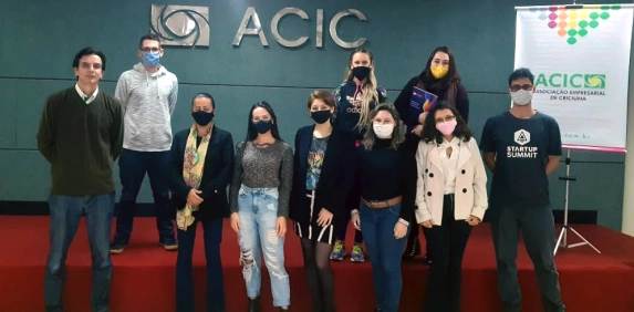 Acic implanta N&uacute;cleo de Microempreendedores Individuais