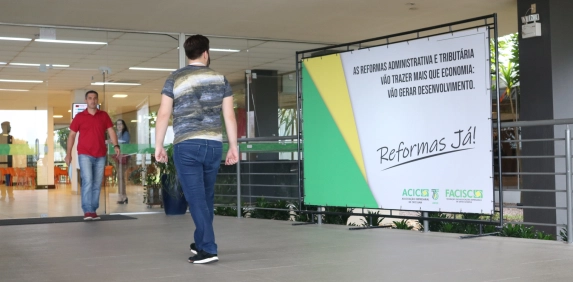 Acic refor&ccedil;a apoio pela aprova&ccedil;&atilde;o das reformas Administrativa e Tribut&aacute;ria