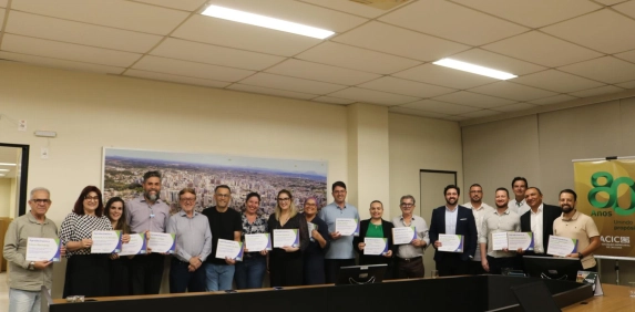 Coordenadores de núcleos empresariais são homenageados pela Acic