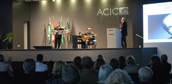 P&uacute;blico se remete ao s&eacute;culo XIX durante abertura de exposi&ccedil;&atilde;o