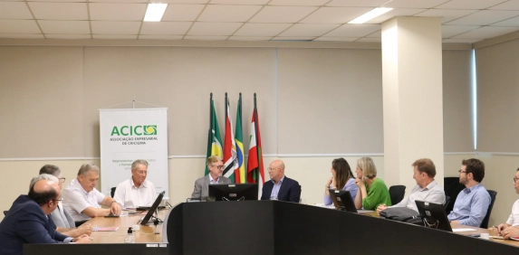 Diretoria da Acic e representantes do setor industrial recebem diretor presidente da SC Gás