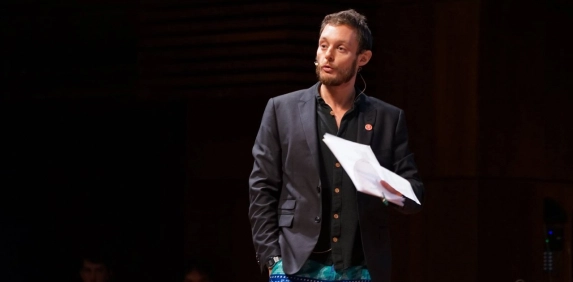 &Eacute; poss&iacute;vel estabelecer um ambiente de coopera&ccedil;&atilde;o, mesmo entre empresas concorrentes? Tom&aacute;s de Lara diz que sim