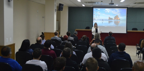 Encontro debate acidentes e doen&ccedil;as envolvendo o ambiente de trabalho