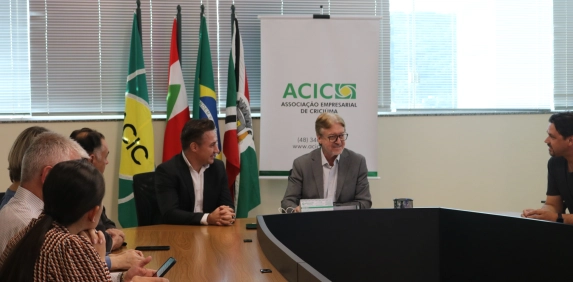 Encontro na Acic com a presen&ccedil;a do presidente da Acate debate tecnologia
