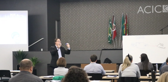 Especialista explica na Acic como garantir longevidade &agrave;s empresas