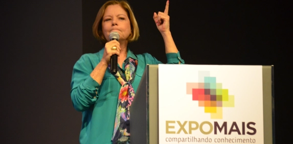 EXPOMAIS encerra em grande estilo com Eliane Cantanh&ecirc;de