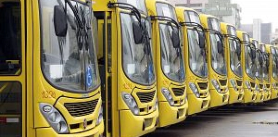 Facisc pede que governo avalie retomada de transporte coletivo e eventos profissionais