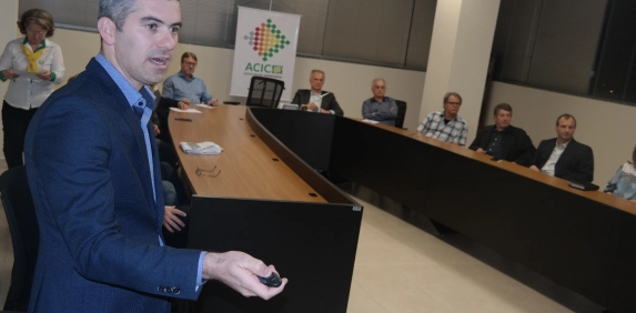 FIESC apresenta Observat&oacute;rio da Ind&uacute;stria e Portal Setorial na ACIC