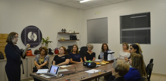 Import&acirc;ncia de manter o c&eacute;rebro saud&aacute;vel pauta reuni&atilde;o da C&acirc;mara da Mulher Empres&aacute;ria