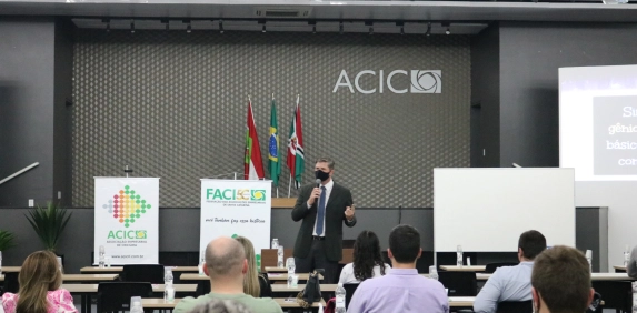 Intelig&ecirc;ncia comercial pauta terceiro m&oacute;dulo do PGVE na Acic