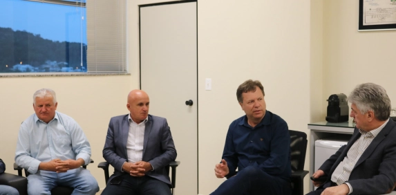 Lideran&ccedil;as se re&uacute;nem para falar sobre novo acesso Sul ao Rinc&atilde;o