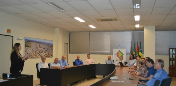 Marketing digital pauta reuni&atilde;o da diretoria da Acic