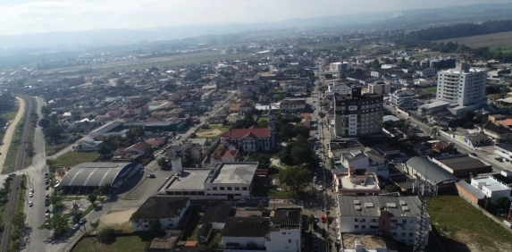 Morro da Fuma&ccedil;a passa a contar com polo da Acic