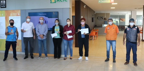 Movimento Juntos de Cora&ccedil;&atilde;o j&aacute; doou mais de mil cart&otilde;es de compras