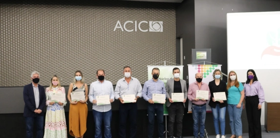 N&uacute;cleo de Meio Ambiente da Acic entrega Selo de Sustentabilidade Ambiental
