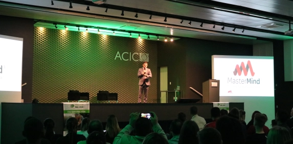 Os benef&iacute;cios do yoga &eacute; tema de palestra na Acic