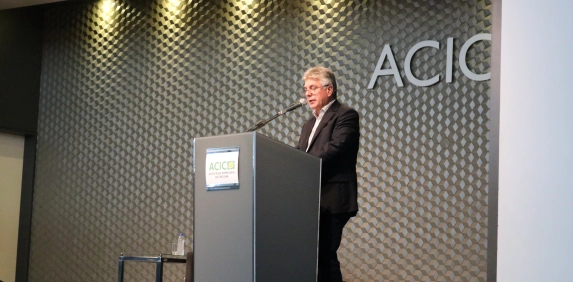 Palestra e nova logo d&atilde;o in&iacute;cio as comemora&ccedil;&otilde;es dos 75 anos da Acic