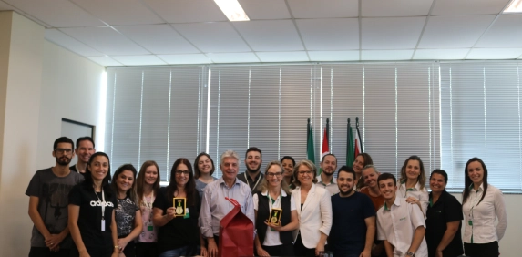  Presidente da Acic re&uacute;ne e homenageia colaboradores 