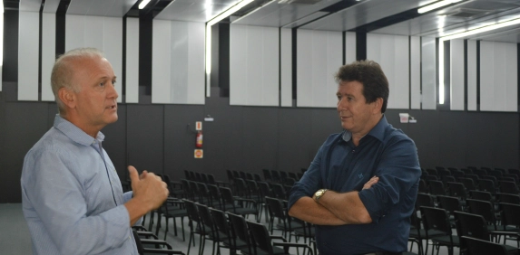 Presidente da Facisc visita sede da Acic